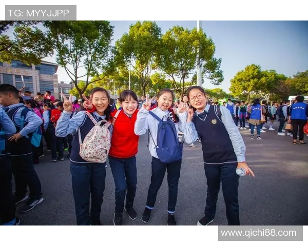 足球小胖哥的成长之路从小场地到大舞台的励志故事